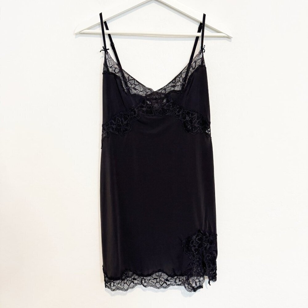 Victoria’s Secret Women's Lace Satin Slip Dress VS Sleep in Black Size Medium‎